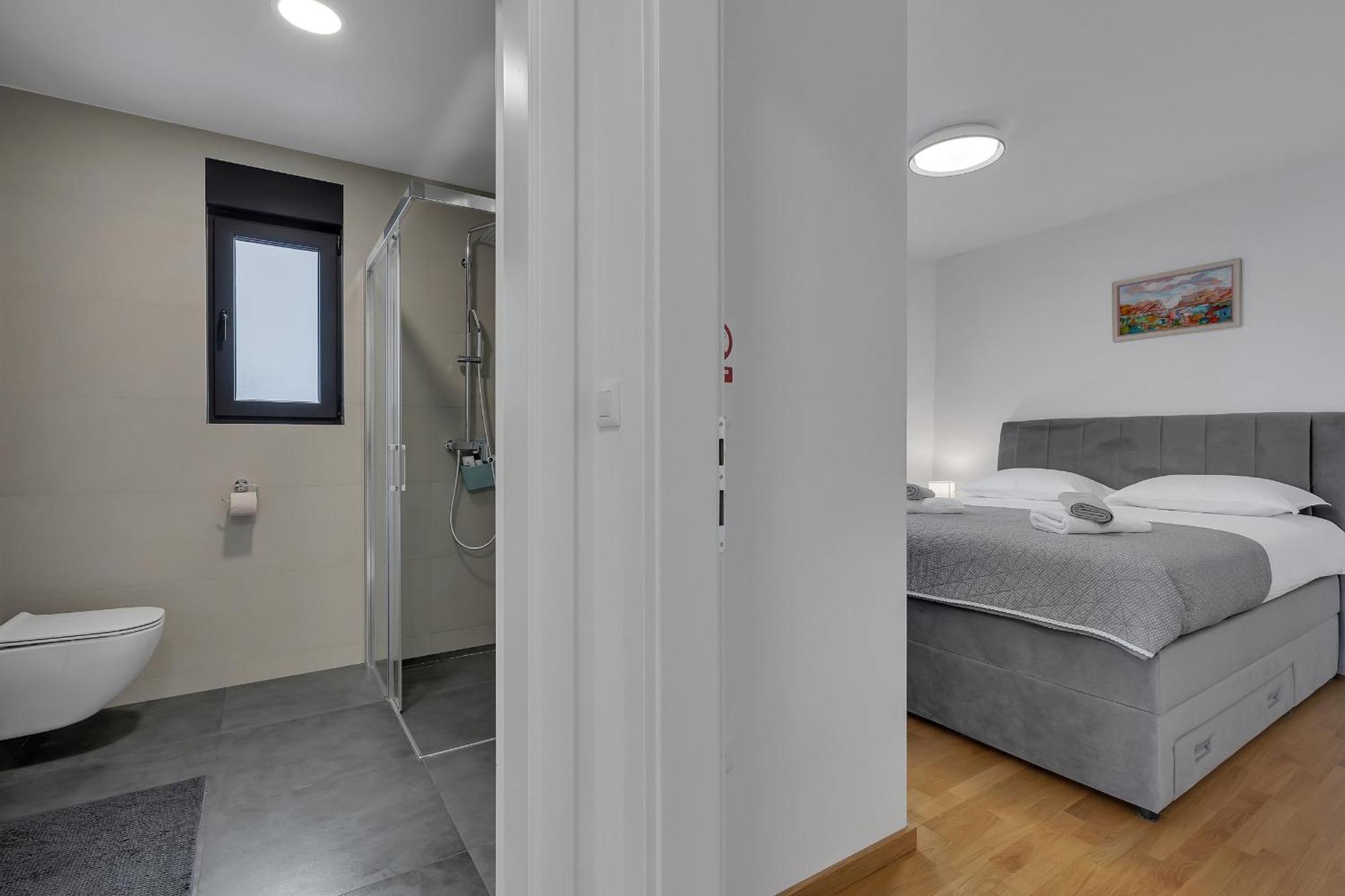 Apartment Jović in Makarska, sea view, free parking Zewnętrze zdjęcie