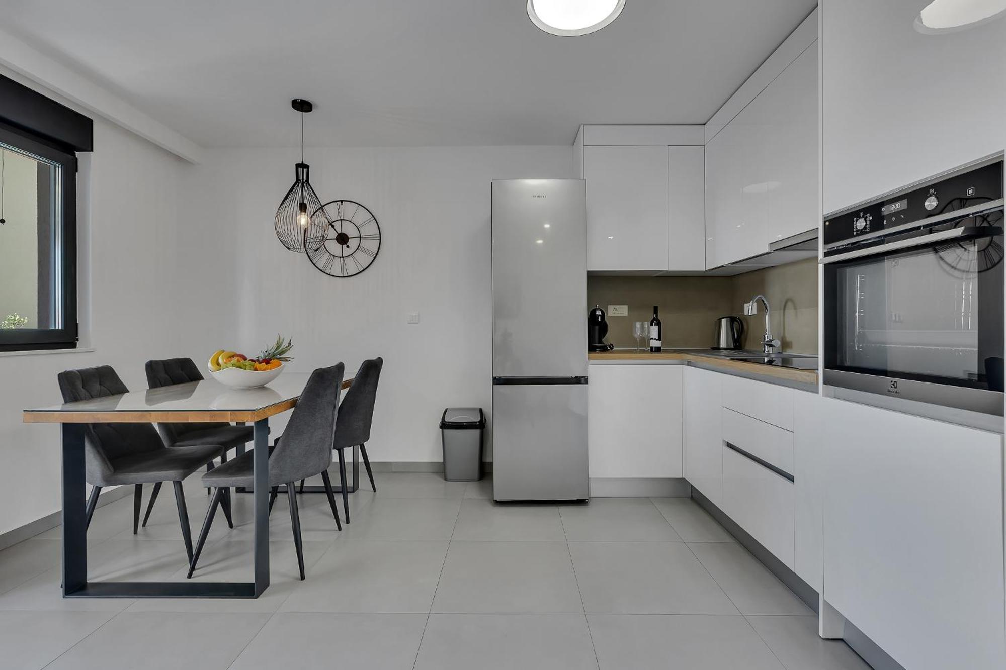 Apartment Jović in Makarska, sea view, free parking Zewnętrze zdjęcie